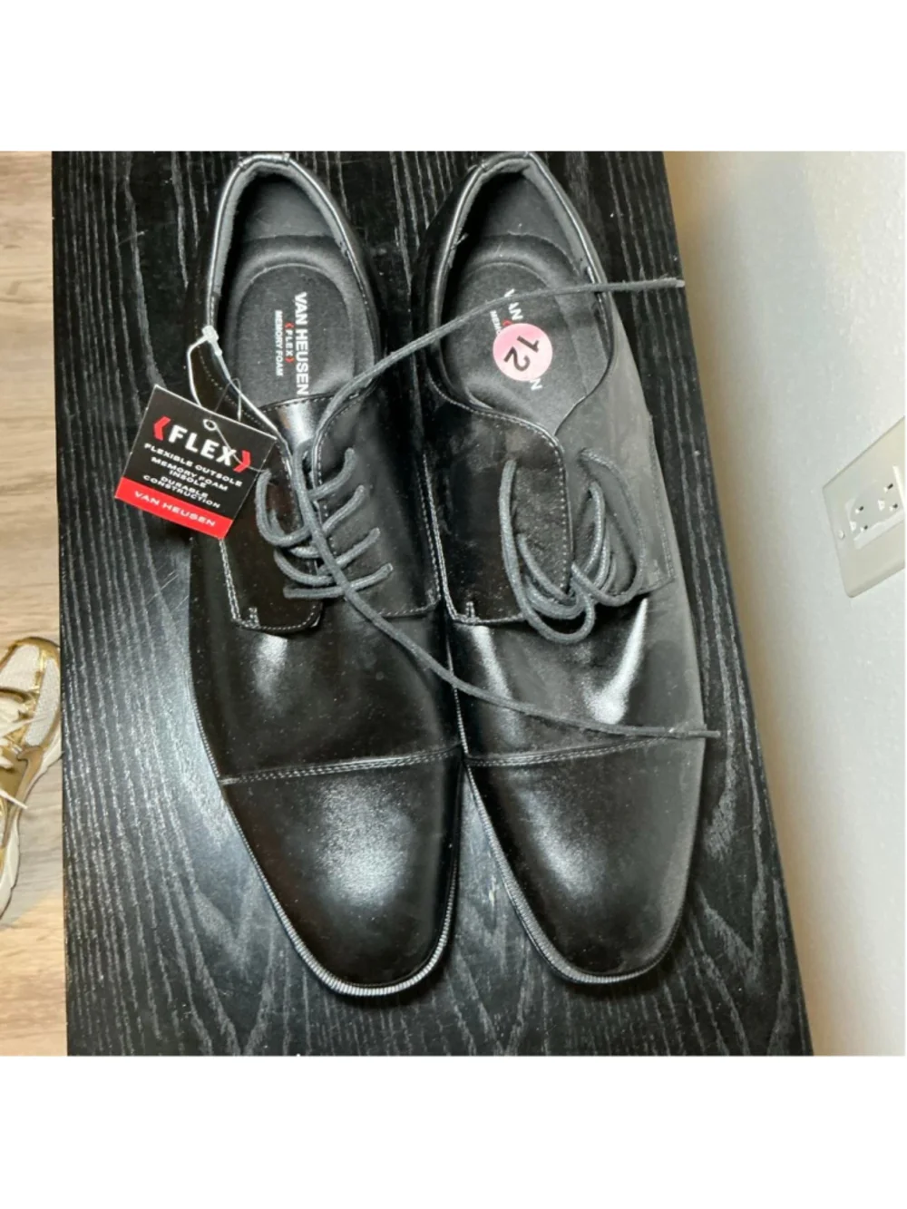 NWT Van Heusen Flex Black Cap Toe Dress Shoes Men’s Size 12 Memory Foam